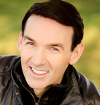 Jeremy Huw Williams | © Raphaelle Photography