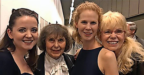 Harriet Krijgh Harriet Krijgh