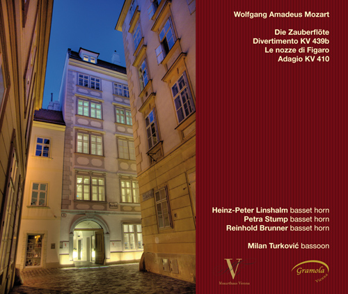 MOZART, W.A.: Zauberflöte (Die) (excerpts arr. for 3 basset-horns) / Le nozze di Figaro (excerpts arr. for 2 basset-horns and bassoon)